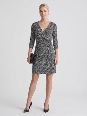laundry by shelli segal pleated hem mini shift dress Amazon.com: Laundry Women's Long Split Sleeve Mini Dress with Ruffle Hem, Full Bloom, 6 : Clothing, Shoes & Jewelry